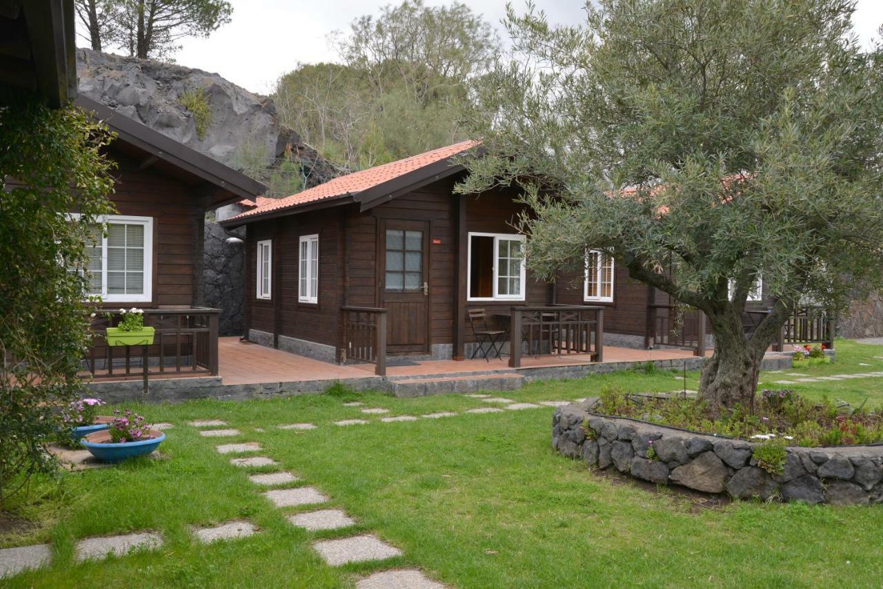 Etna Hut Panzió Nicolosi Kültér fotó
